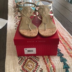 Kelly & Katie Gold Wedges Size 10